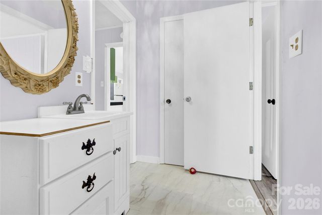 6716 Navajo Trail, Sherrills Ford, NC 28673