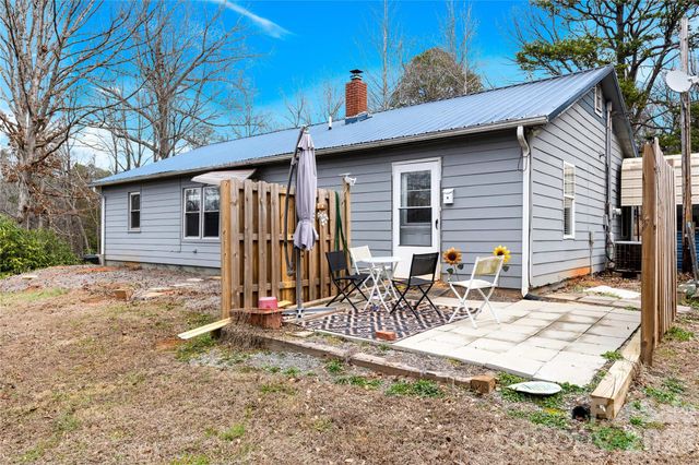 6716 Navajo Trail, Sherrills Ford, NC 28673