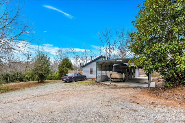 6716 Navajo Trail, Sherrills Ford, NC 28673