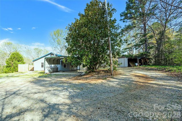 6716 Navajo Trail, Sherrills Ford, NC 28673