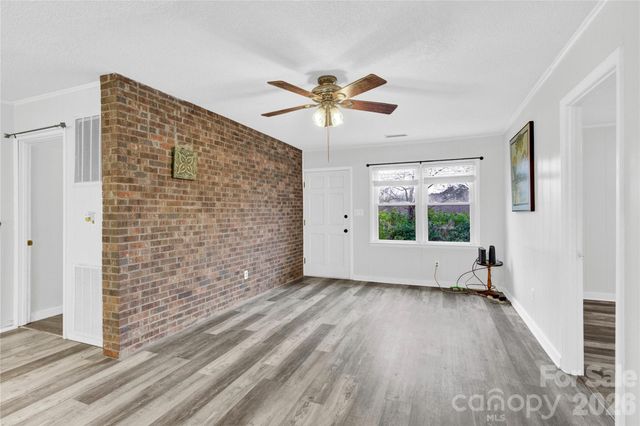 6716 Navajo Trail, Sherrills Ford, NC 28673