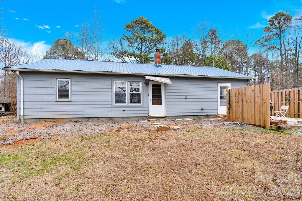 6716 Navajo Trail, Sherrills Ford, NC 28673