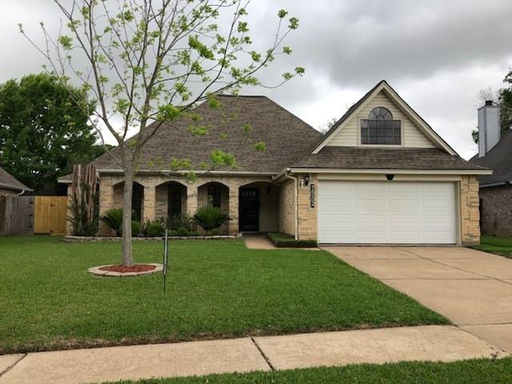 16802 Tranquil Drive, Sugar Land, TX 77498