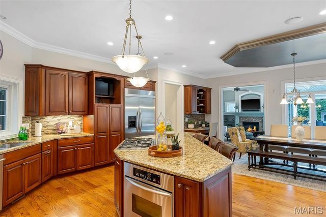12955 Sunset Bluff Court, Sunset Hills, MO 63127