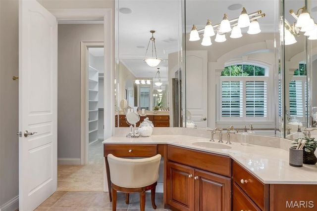 12955 Sunset Bluff Court, Sunset Hills, MO 63127