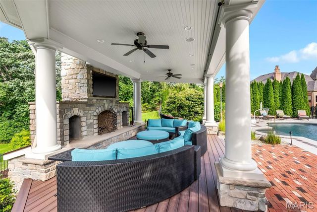 12955 Sunset Bluff Court, Sunset Hills, MO 63127