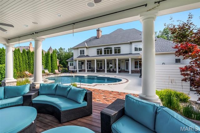 12955 Sunset Bluff Court, Sunset Hills, MO 63127