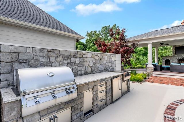 12955 Sunset Bluff Court, Sunset Hills, MO 63127