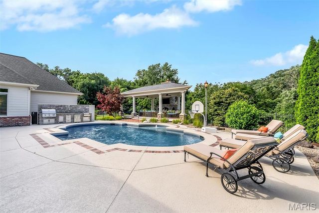 12955 Sunset Bluff Court, Sunset Hills, MO 63127
