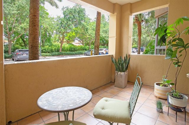 16101 Emerald Estates Dr 155, Weston, FL 33331