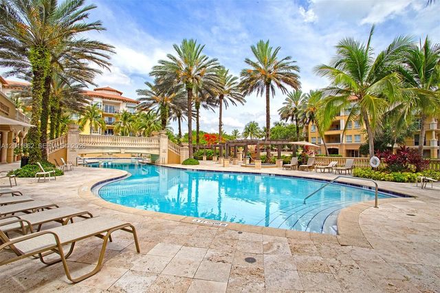 16101 Emerald Estates Dr 155, Weston, FL 33331