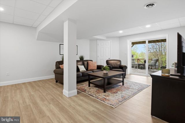 2208 BRIDGEPORT AVE, Pennsburg, PA 18073