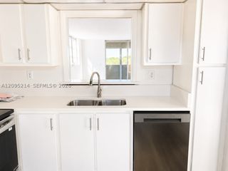 406 NW 68th Ave 526, Plantation, FL 33317