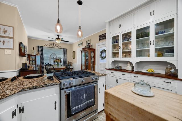706 N Woods Street, Sherman, TX 75092