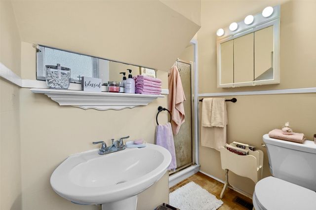 706 N Woods Street, Sherman, TX 75092
