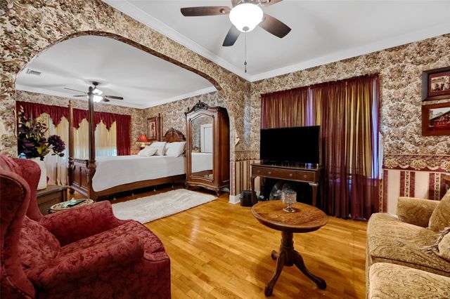 706 N Woods Street, Sherman, TX 75092