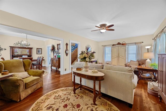 706 N Woods Street, Sherman, TX 75092