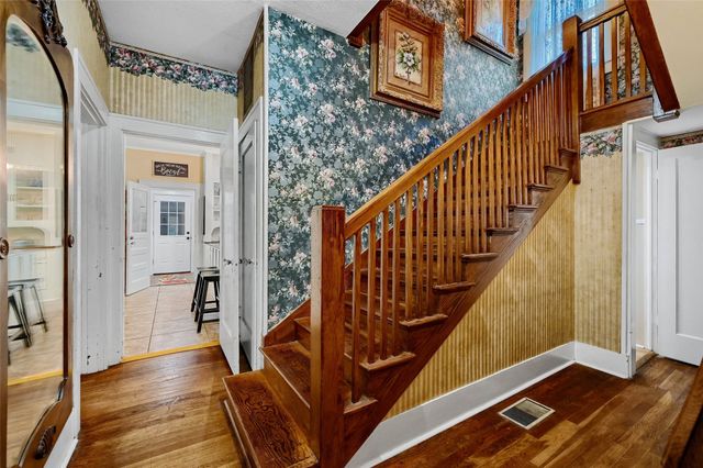 706 N Woods Street, Sherman, TX 75092