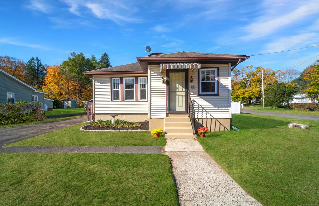 81 Hanover Street, Wallingford, CT 06492