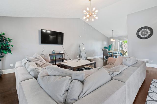 1171 Willow Oak Drive, Blacklick, OH 43004