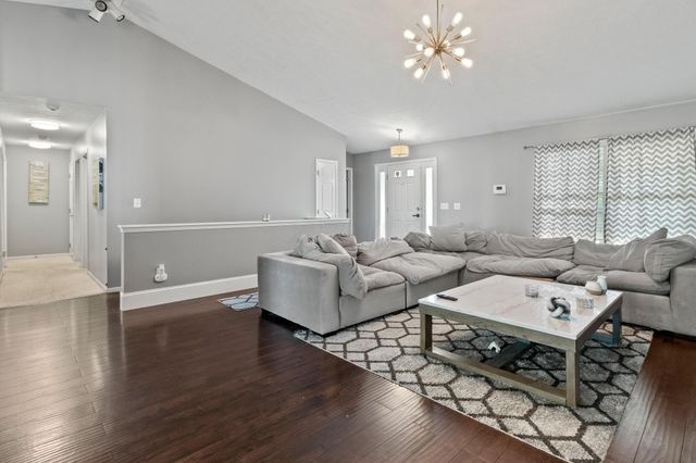 1171 Willow Oak Drive, Blacklick, OH 43004
