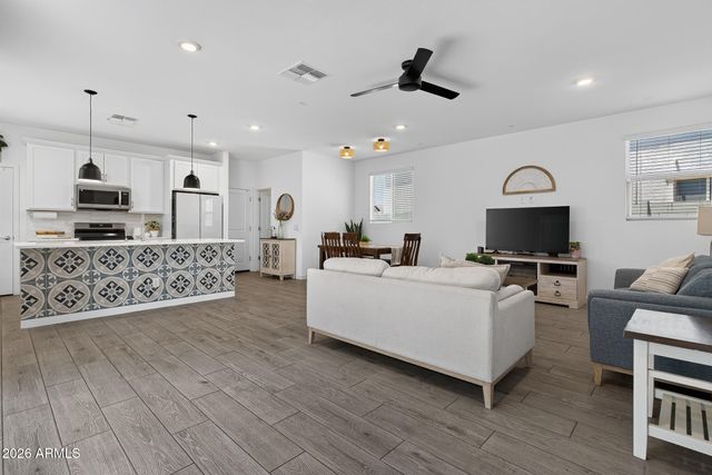 18178 W RAVEN Road, Goodyear, AZ 85338