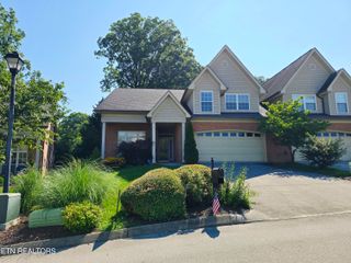 5082 Dovewood Way, Knoxville, TN 37918