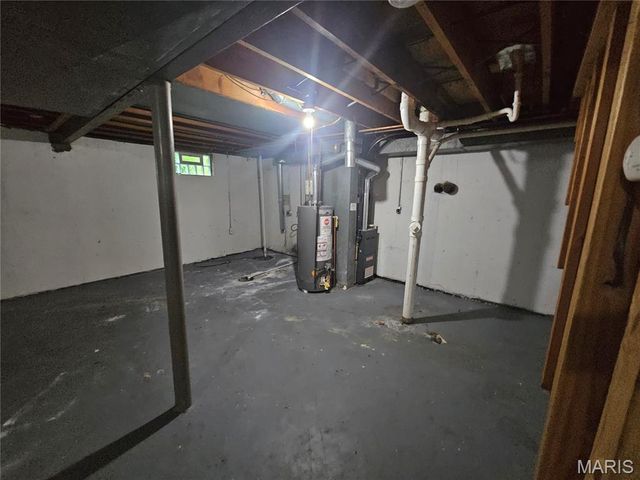 7480 Castro Drive, St Louis, MO 63135