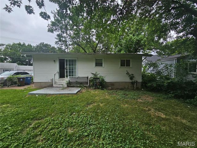 7480 Castro Drive, St Louis, MO 63135