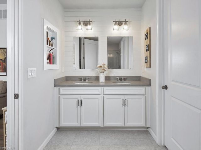 4601 Arboretum CIR 102, Naples, FL 34112