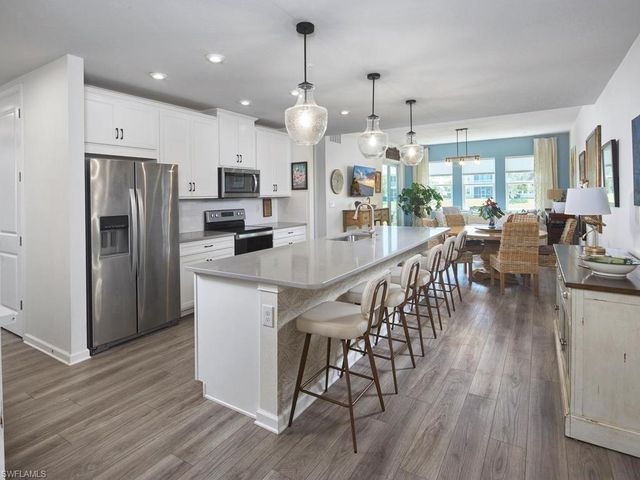 4601 Arboretum CIR 102, Naples, FL 34112