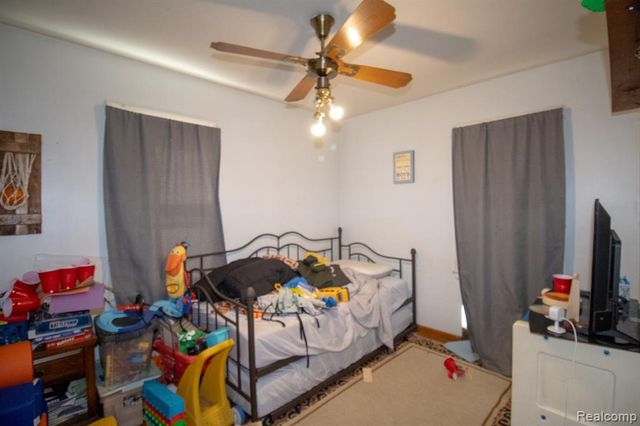 8080 Wayne Road, Romulus, MI 48174