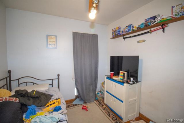 8080 Wayne Road, Romulus, MI 48174