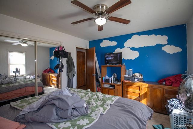 8080 Wayne Road, Romulus, MI 48174