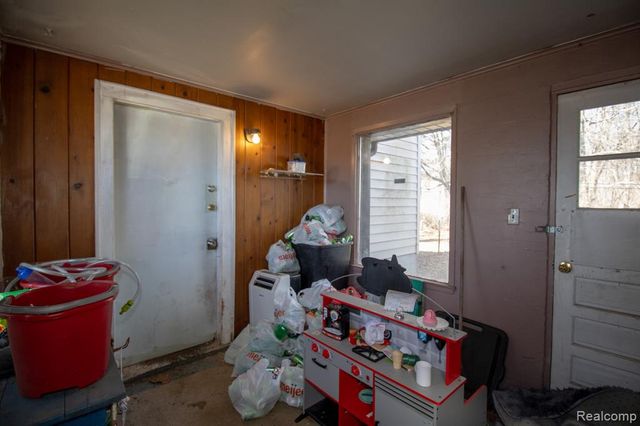 8080 Wayne Road, Romulus, MI 48174