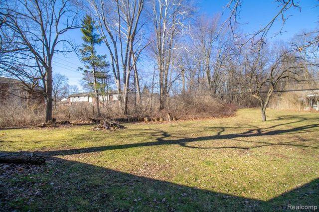 8080 Wayne Road, Romulus, MI 48174