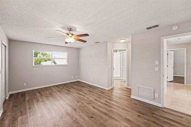 9160 136TH WAY, Seminole, FL 33776