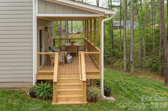 165 Cascade Ridge Road, Fairview, NC 28730