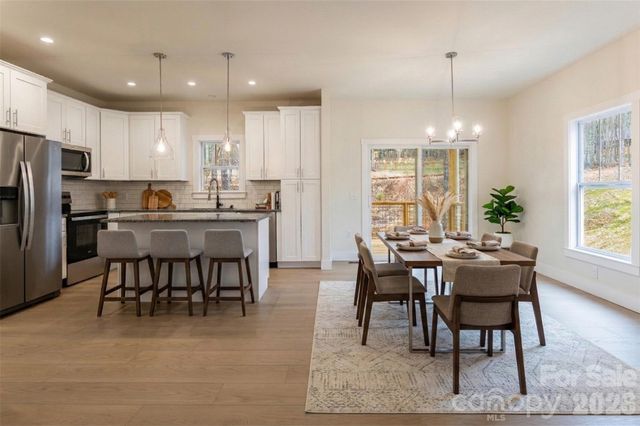 165 Cascade Ridge Road, Fairview, NC 28730