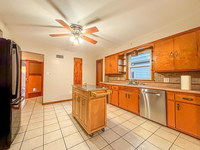 3723 S 18th STREET #3725, Milwaukee, WI 53221