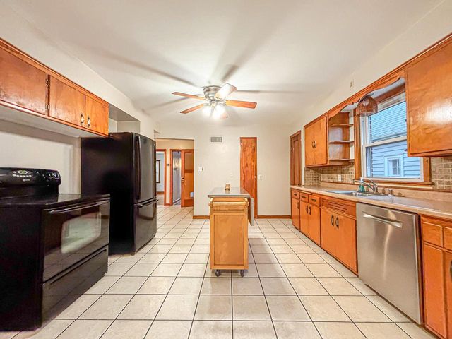 3723 S 18th STREET #3725, Milwaukee, WI 53221