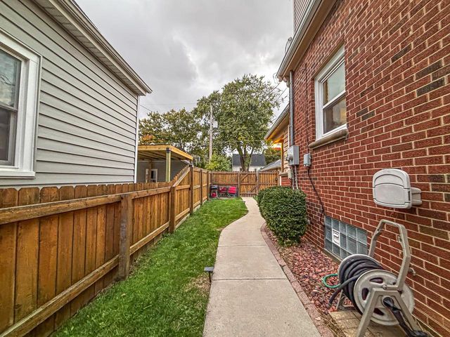 3723 S 18th STREET #3725, Milwaukee, WI 53221