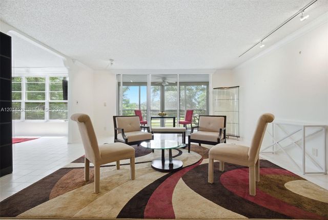 821 Cypress Blvd 307, Pompano Beach, FL 33069