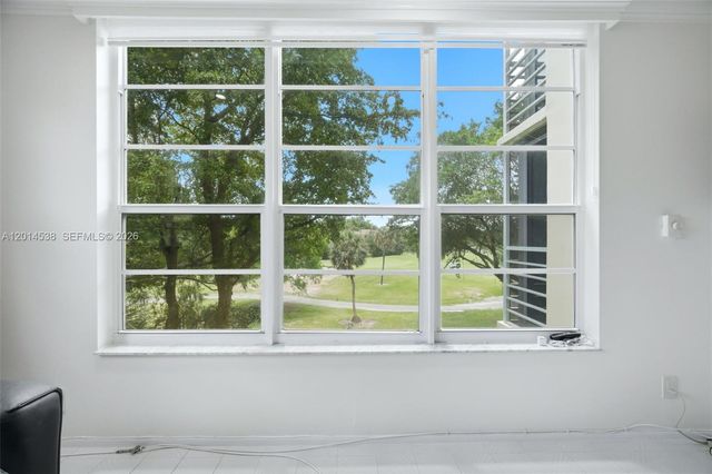 821 Cypress Blvd 307, Pompano Beach, FL 33069