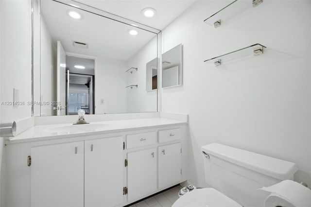 821 Cypress Blvd 307, Pompano Beach, FL 33069