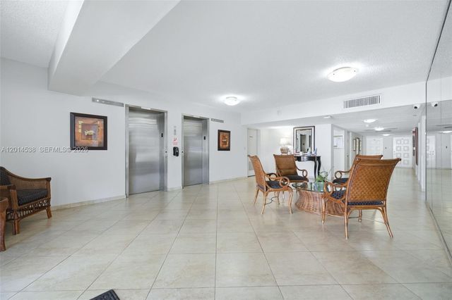 821 Cypress Blvd 307, Pompano Beach, FL 33069