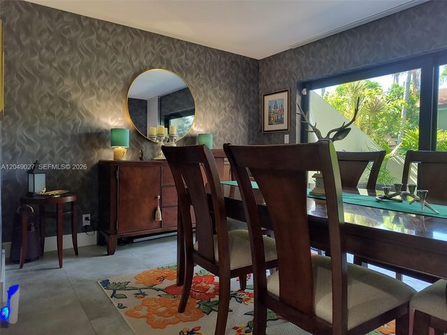 6047 Bayview Dr, Fort Lauderdale, FL 33308
