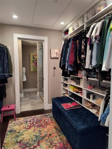 6047 Bayview Dr, Fort Lauderdale, FL 33308
