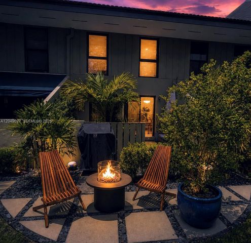 6047 Bayview Dr, Fort Lauderdale, FL 33308