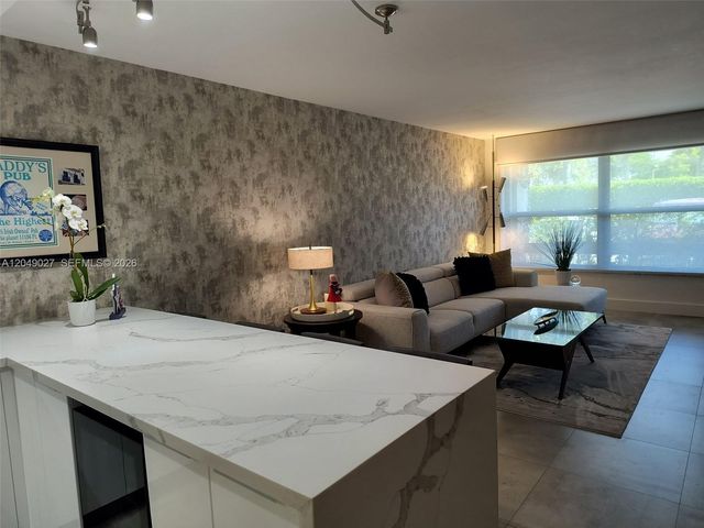 6047 Bayview Dr, Fort Lauderdale, FL 33308